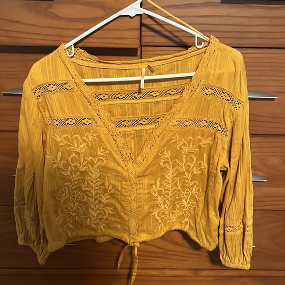 Brand: Free people Style: Peasant blouse with tie in front Size: S - Picture 3 of 4